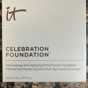 BNIB NEVER OPENED it Celebration Foundation - medium